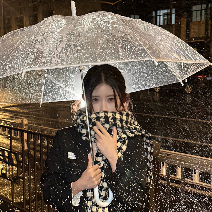 穿黄睡衣的女孩
